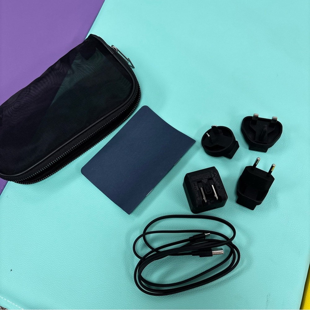 Away Travel International Plug Adapter Kit - Picture 3 of 4